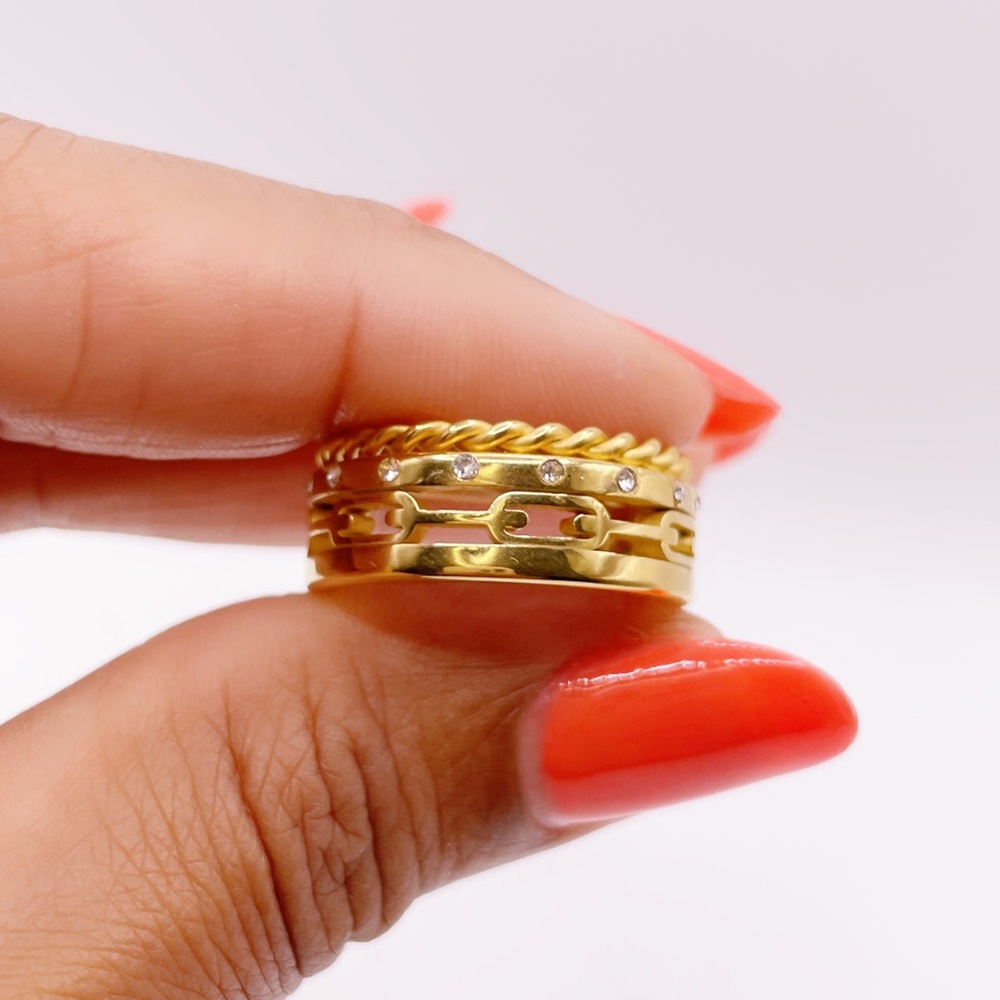 Elegant Gold Ring